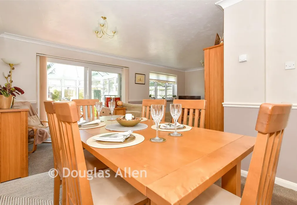 Lounge/Diner - Ilfracombe Crescent, Hornchurch, Essex - Wards of Kent