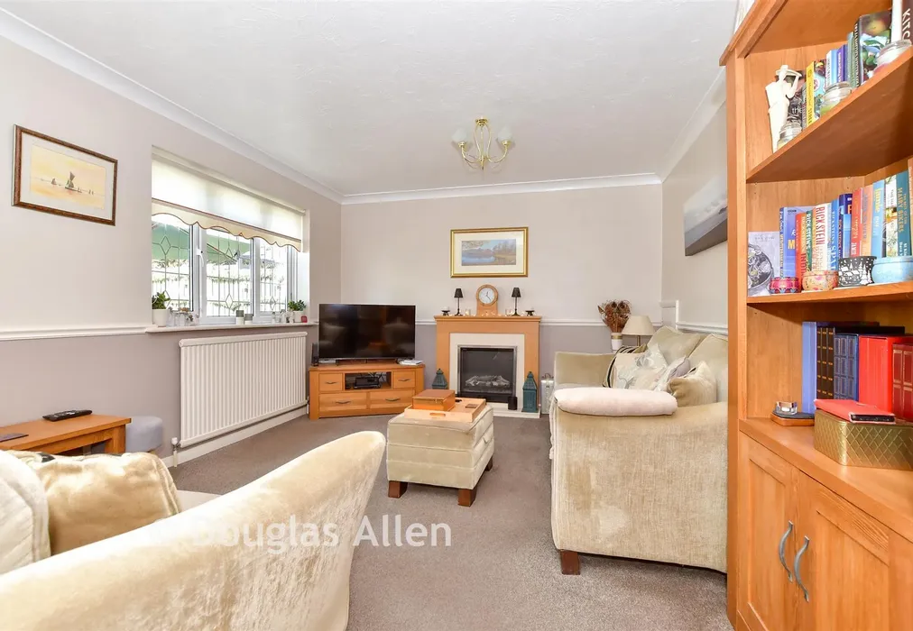 Lounge/Diner - Ilfracombe Crescent, Hornchurch, Essex - Wards of Kent