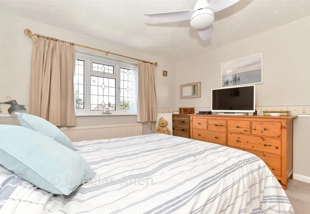 Bedroom 1 - Ilfracombe Crescent, Hornchurch, Essex - Wards of Kent