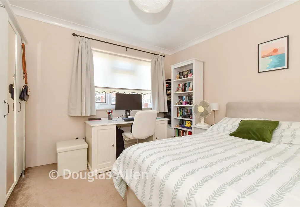 Bedroom 3 - Ilfracombe Crescent, Hornchurch, Essex - Wards of Kent