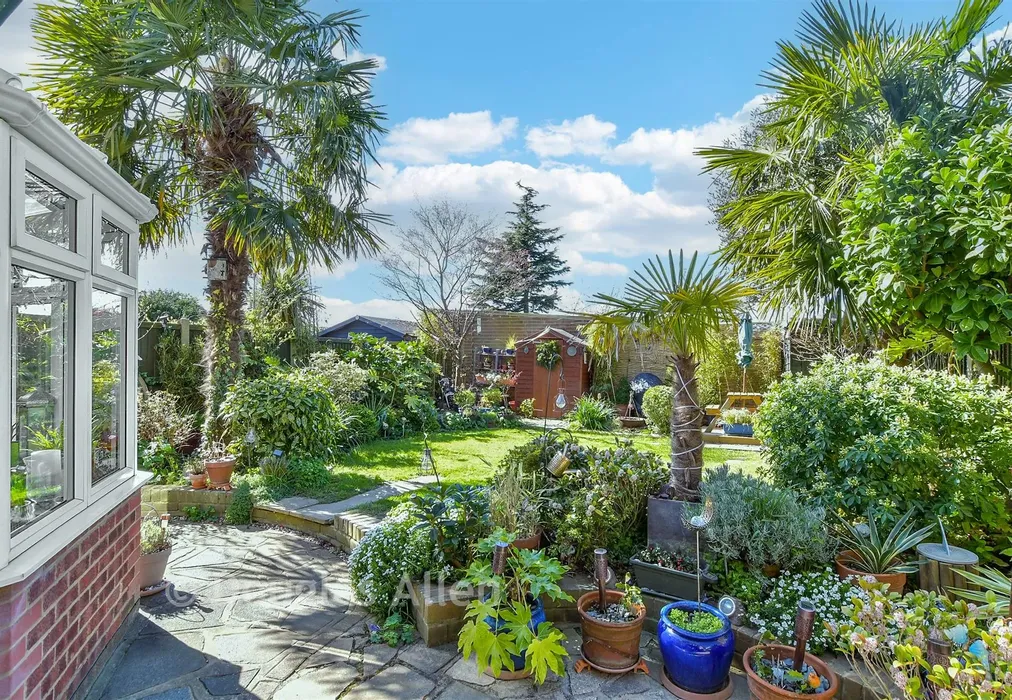 Rear Garden - Ilfracombe Crescent, Hornchurch, Essex - Wards of Kent