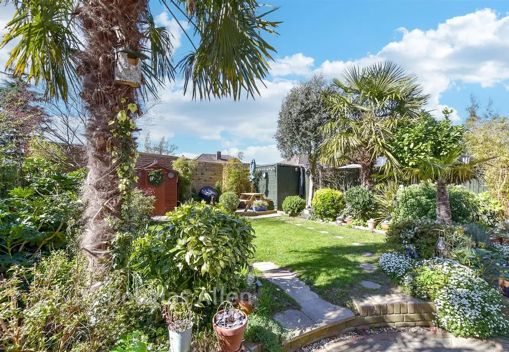 Rear Garden - Ilfracombe Crescent, Hornchurch, Essex - Wards of Kent