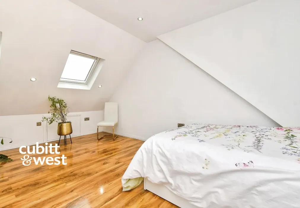 Bedroom - Stayton Road Sutton SM1 - Wards of Kent