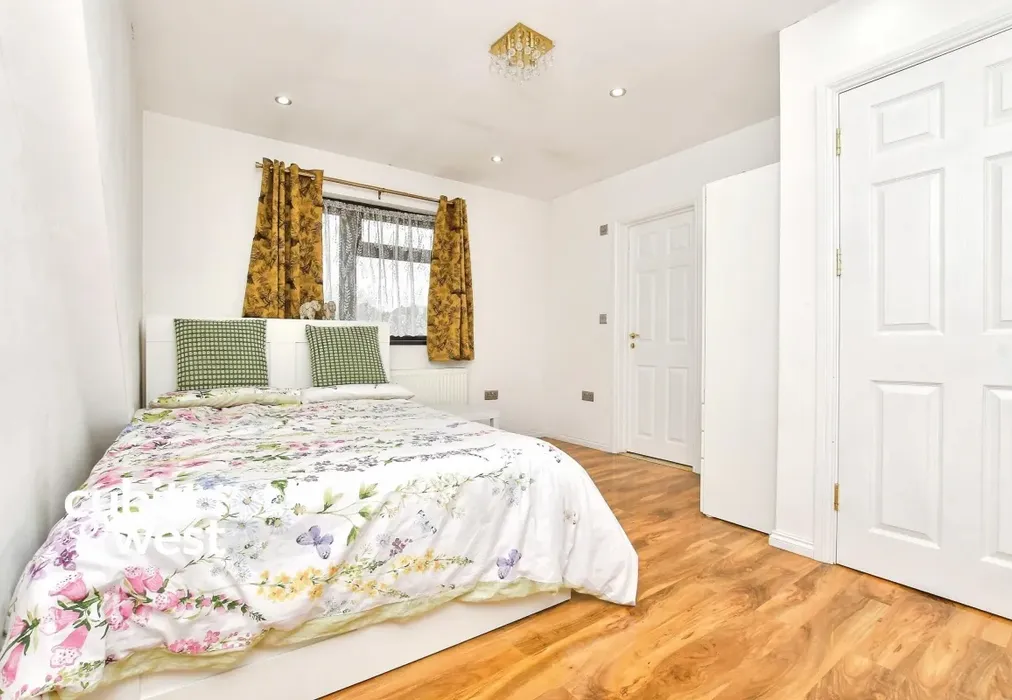 Bedroom - Stayton Road Sutton SM1 - Wards of Kent