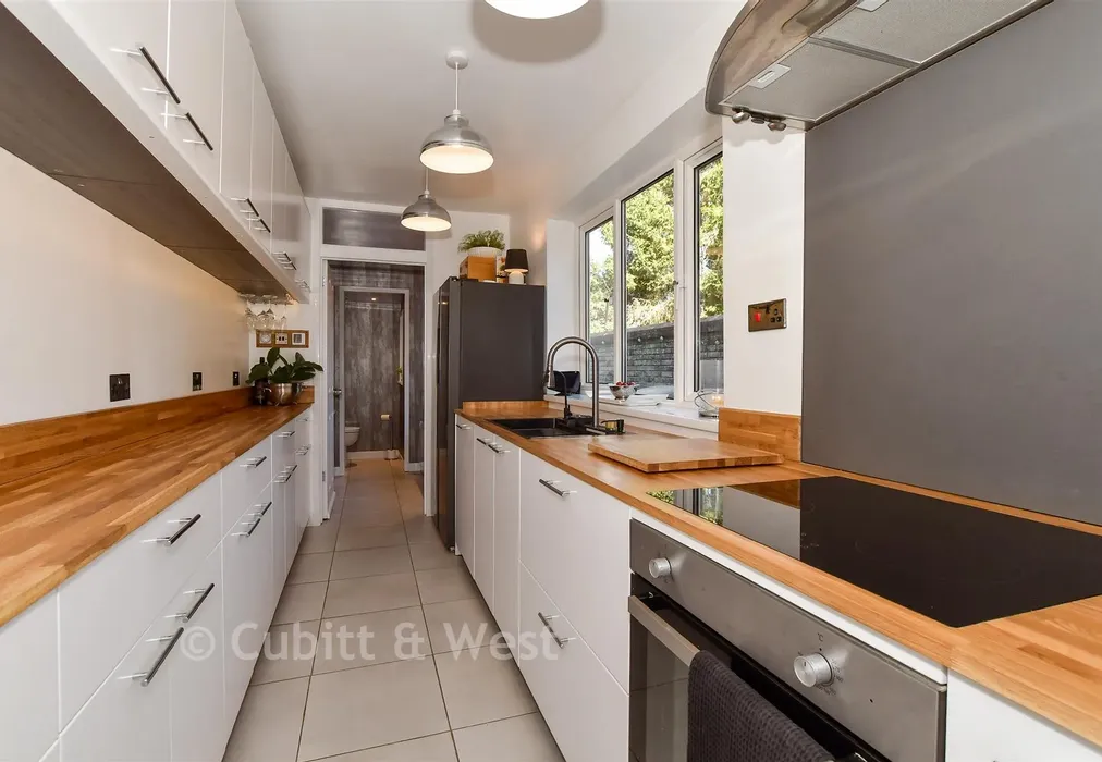Kitchen - Wellington Road, Horsham, West Sussex - Wards of Kent