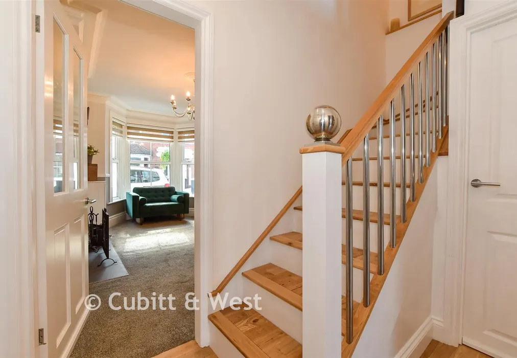 Hallway - Wellington Road, Horsham, West Sussex - Wards of Kent