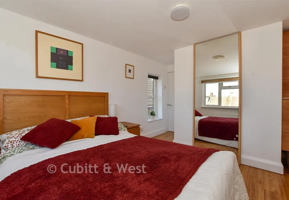 Bedroom 3 - Wellington Road, Horsham, West Sussex - Wards of Kent