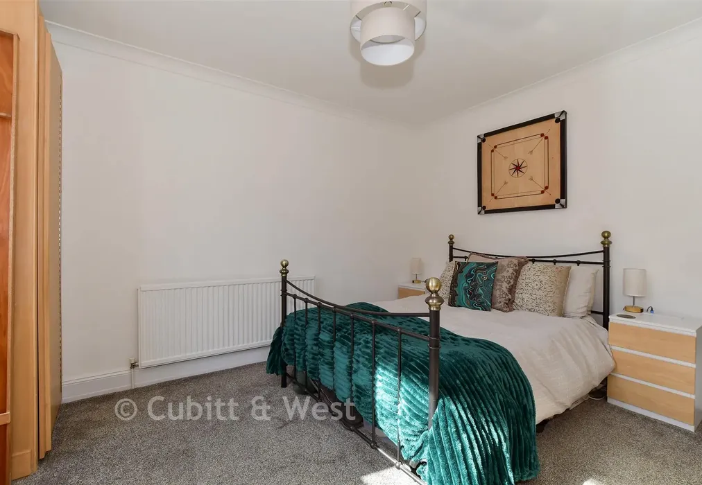 Bedroom 1 - Wellington Road, Horsham, West Sussex - Wards of Kent