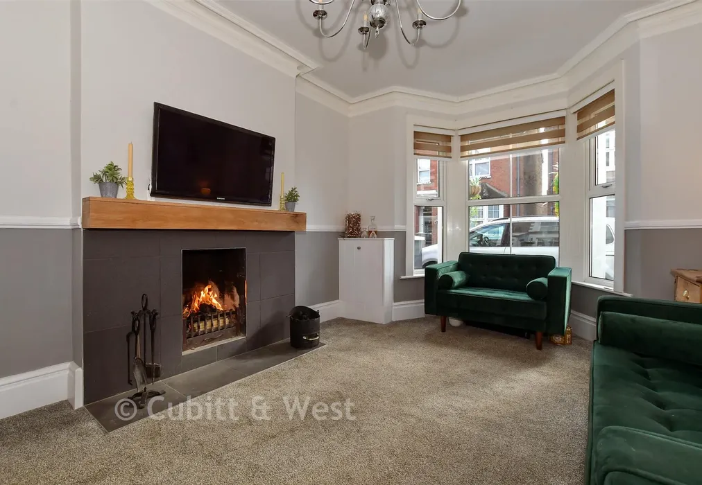 Lounge - Wellington Road, Horsham, West Sussex - Wards of Kent