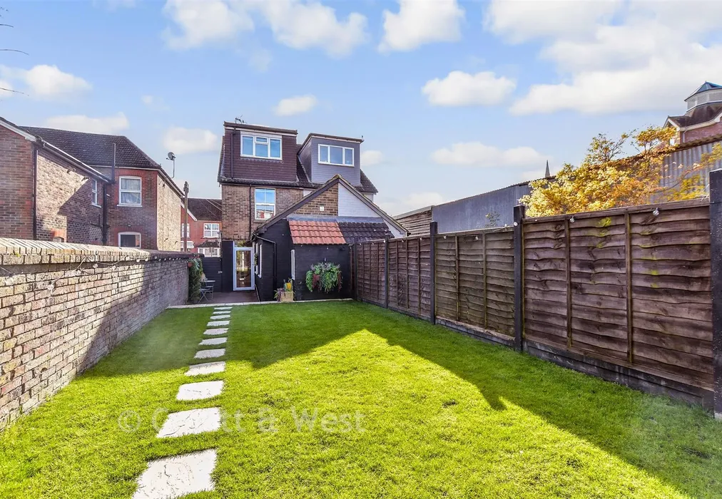 Rear Elevation - Wellington Road, Horsham, West Sussex - Wards of Kent