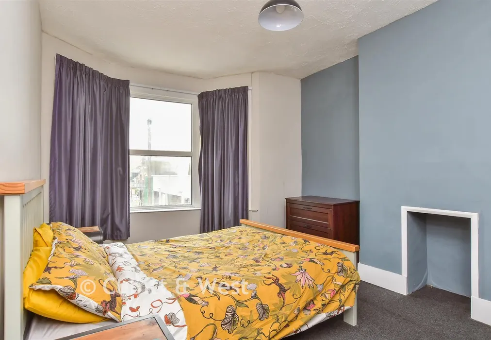 Bedroom 1 - Upper Hollingdean Road, Brighton, East Sussex - Wards of Kent