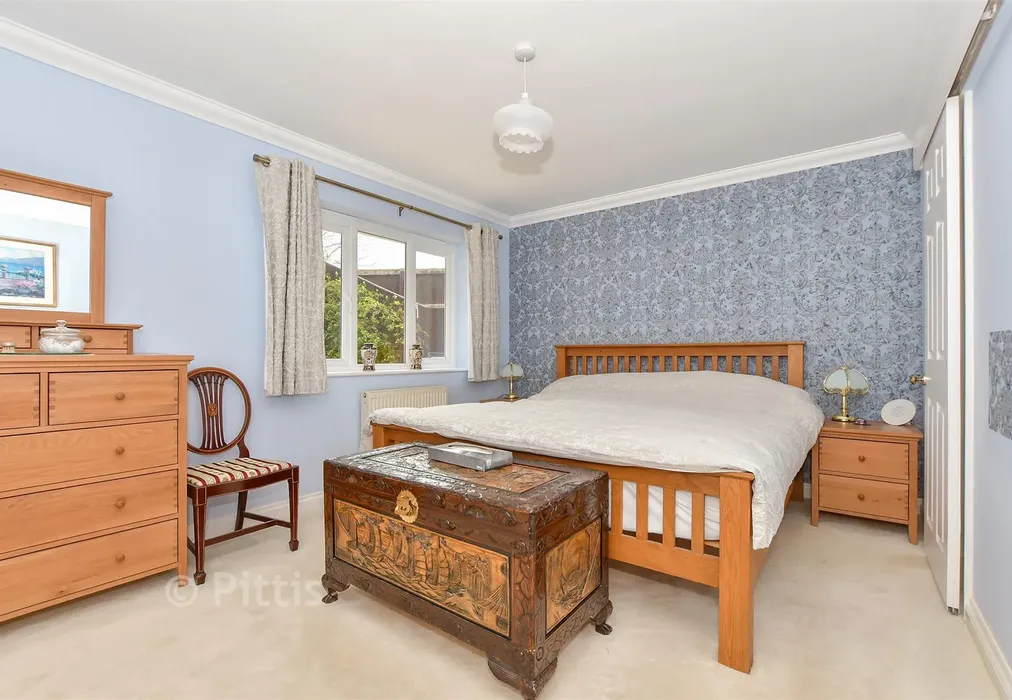 Bedroom 1 - Stonelands Park, Ryde, Isle of Wight - Wards of Kent