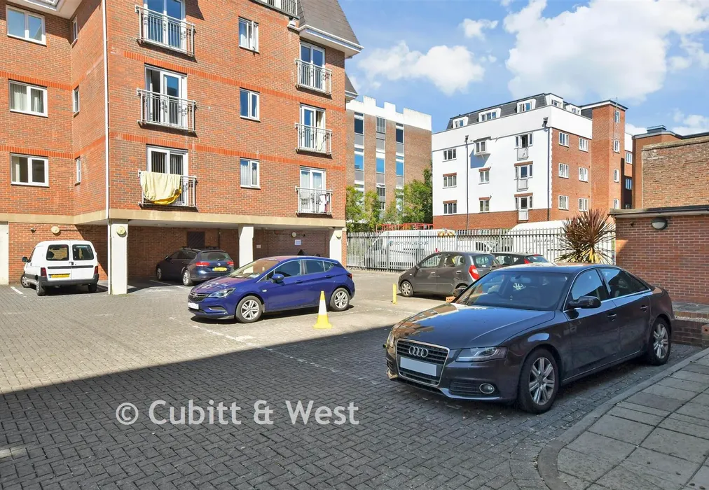 Driveway/Parking - High Street, Cosham, Portsmouth, Hampshire - Wards of Kent