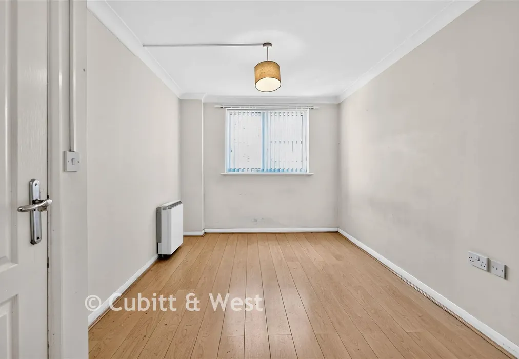 Bedroom 1 - High Street, Cosham, Portsmouth, Hampshire - Wards of Kent