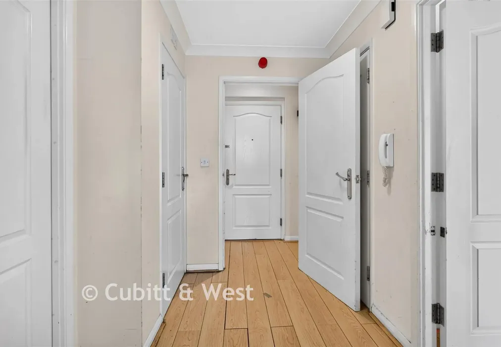 Hallway - High Street, Cosham, Portsmouth, Hampshire - Wards of Kent