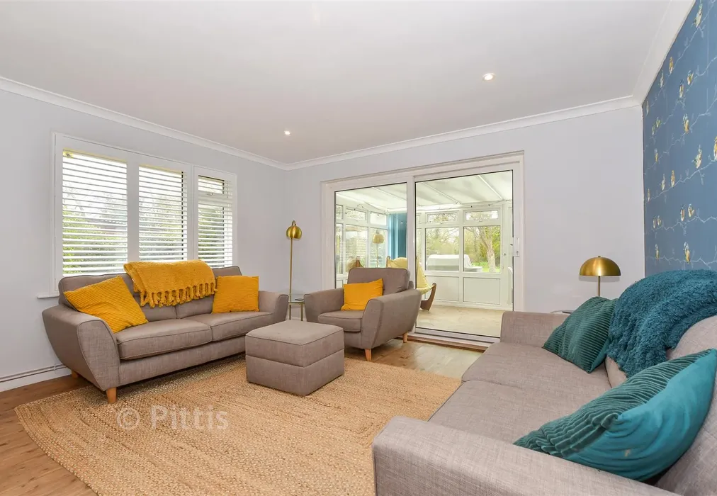 Lounge - Yaverland Close, Sandown, Isle of Wight - Wards of Kent