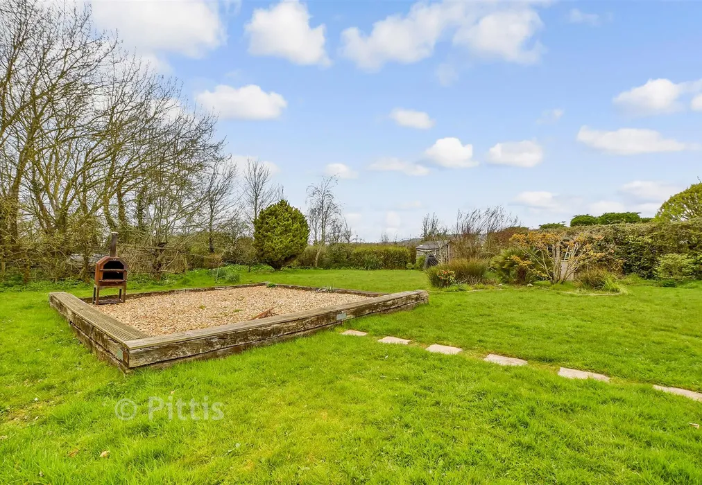 Rear Garden - Yaverland Close, Sandown, Isle of Wight - Wards of Kent