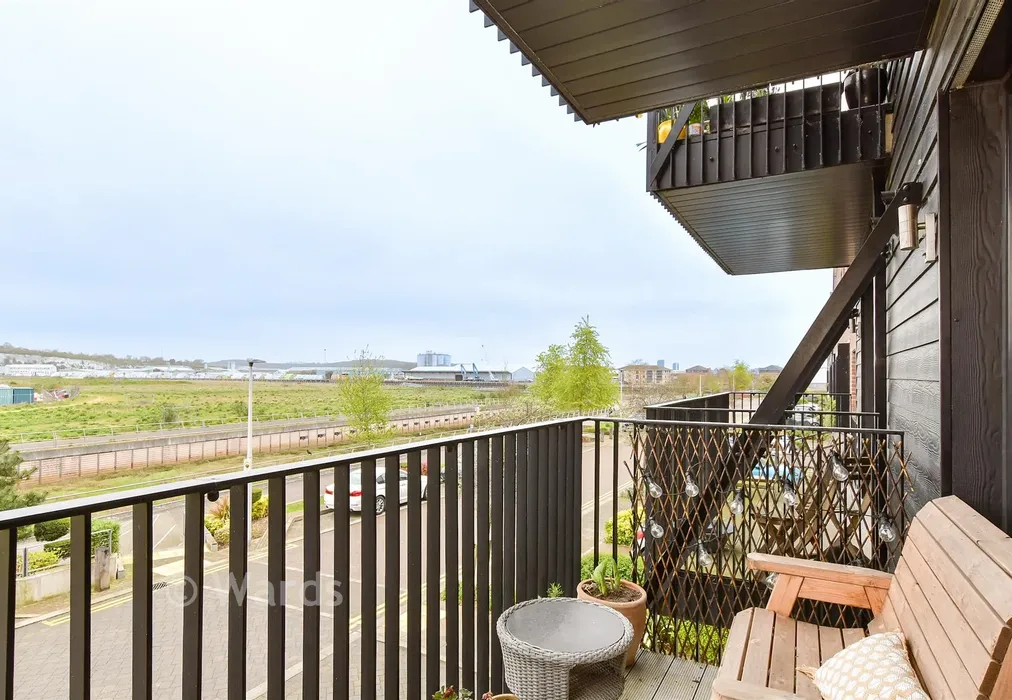 Balcony - Common Creek Wharf, Rochester, Kent - Wards of Kent