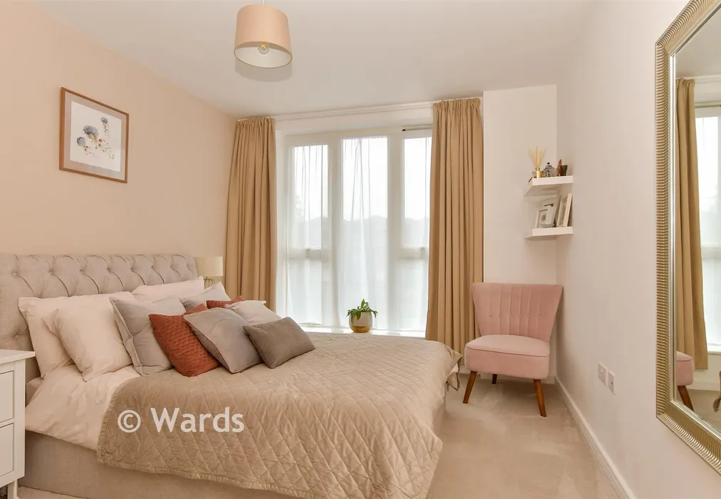 Bedroom - Common Creek Wharf, Rochester, Kent - Wards of Kent