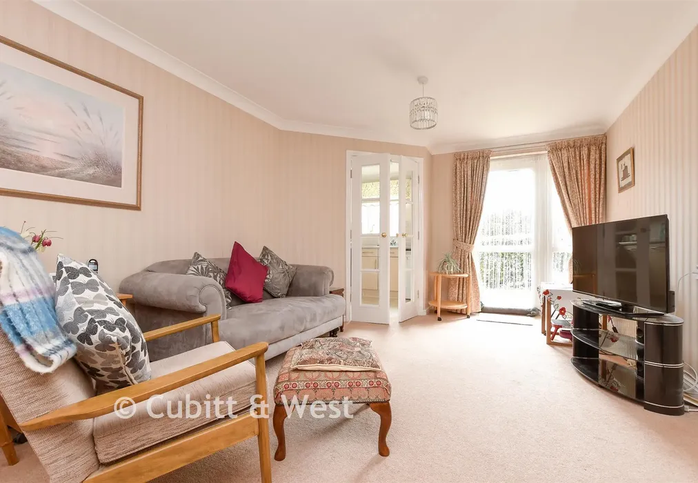 Living Room - London Road, Redhill, Surrey - Wards of Kent