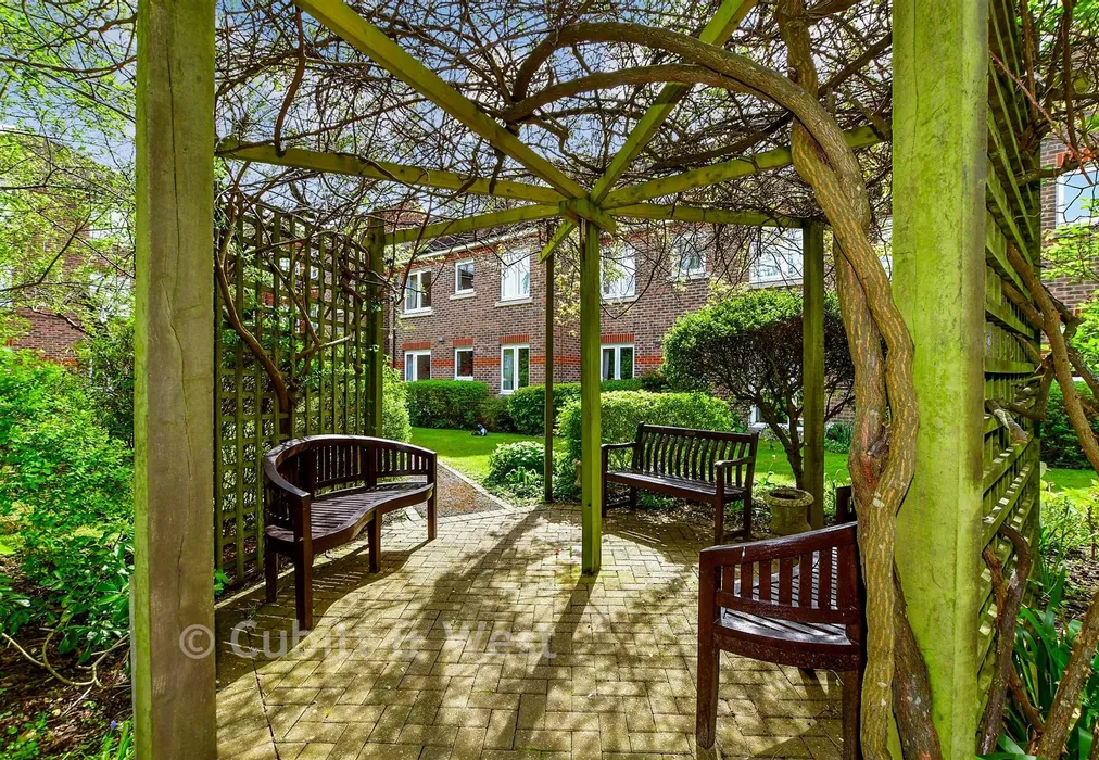 Communal Gardens - London Road, Redhill, Surrey - Wards of Kent