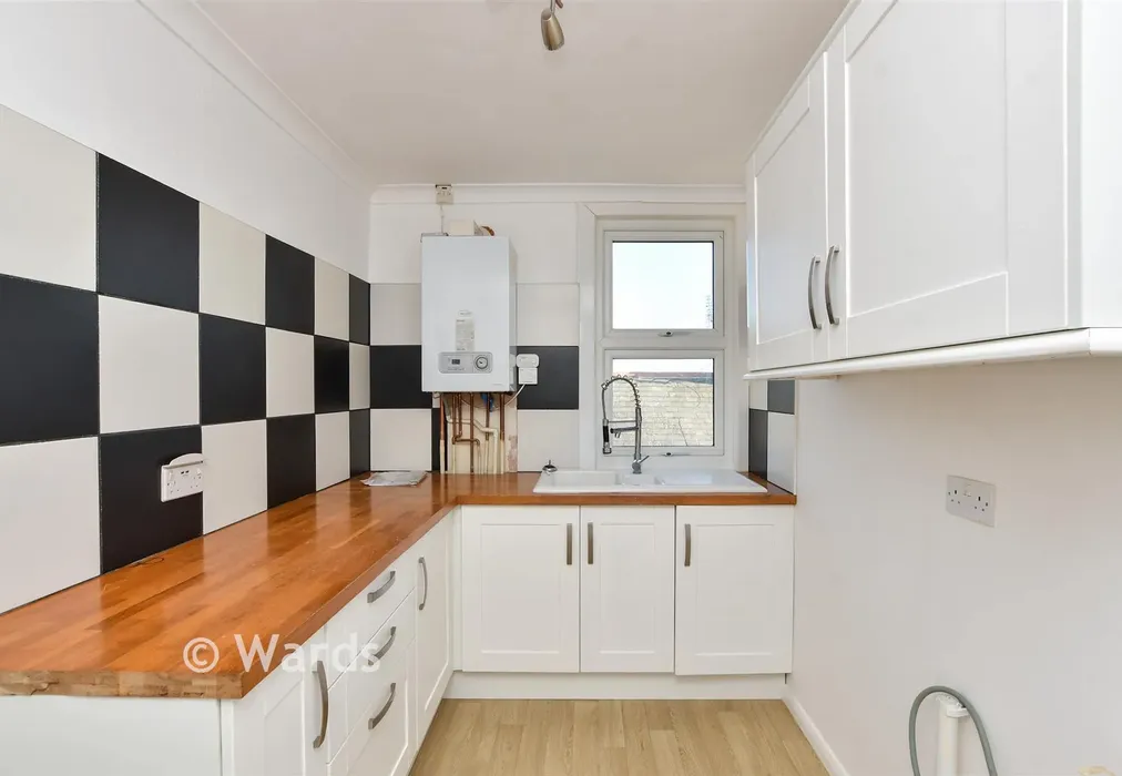 Kitchen - Lyndhurst Avenue, Cliftonville, Margate, Kent - Wards of Kent