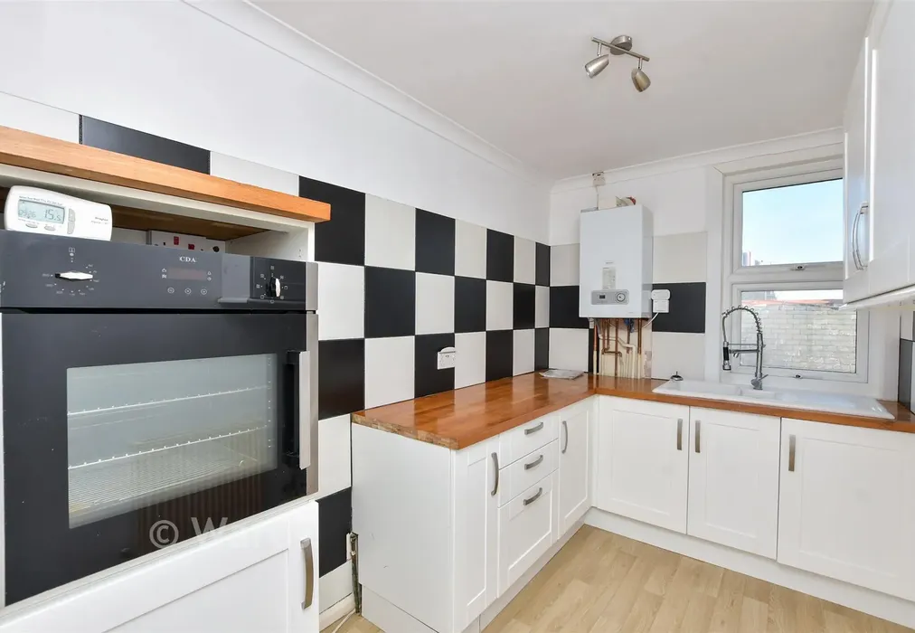 Kitchen - Lyndhurst Avenue, Cliftonville, Margate, Kent - Wards of Kent