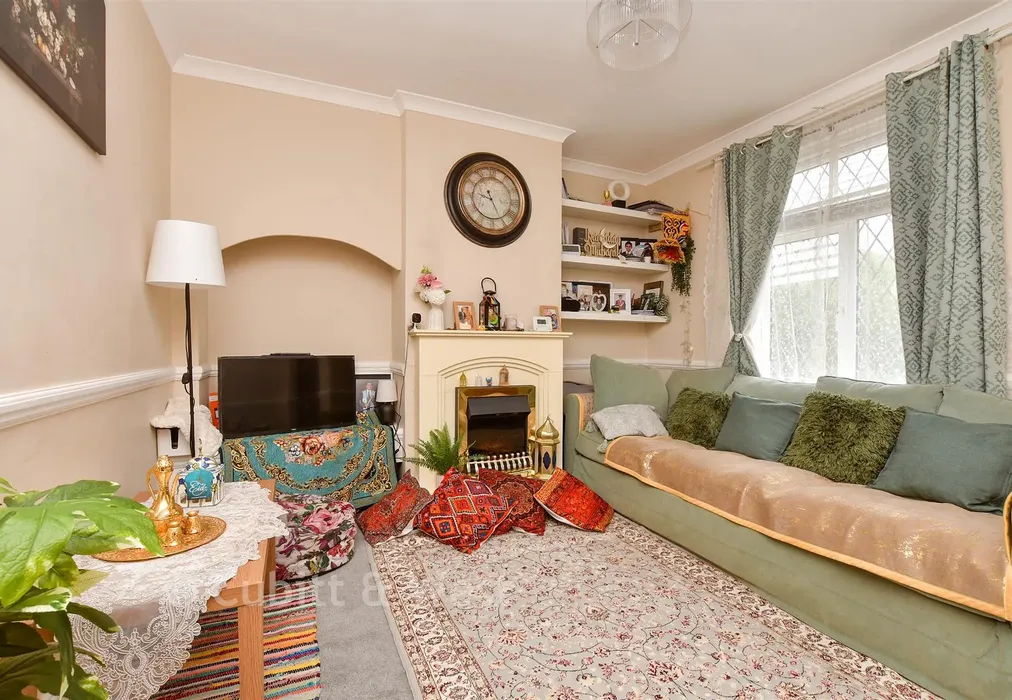 Lounge - Shrewsbury Road, Carshalton, Surrey - Wards of Kent