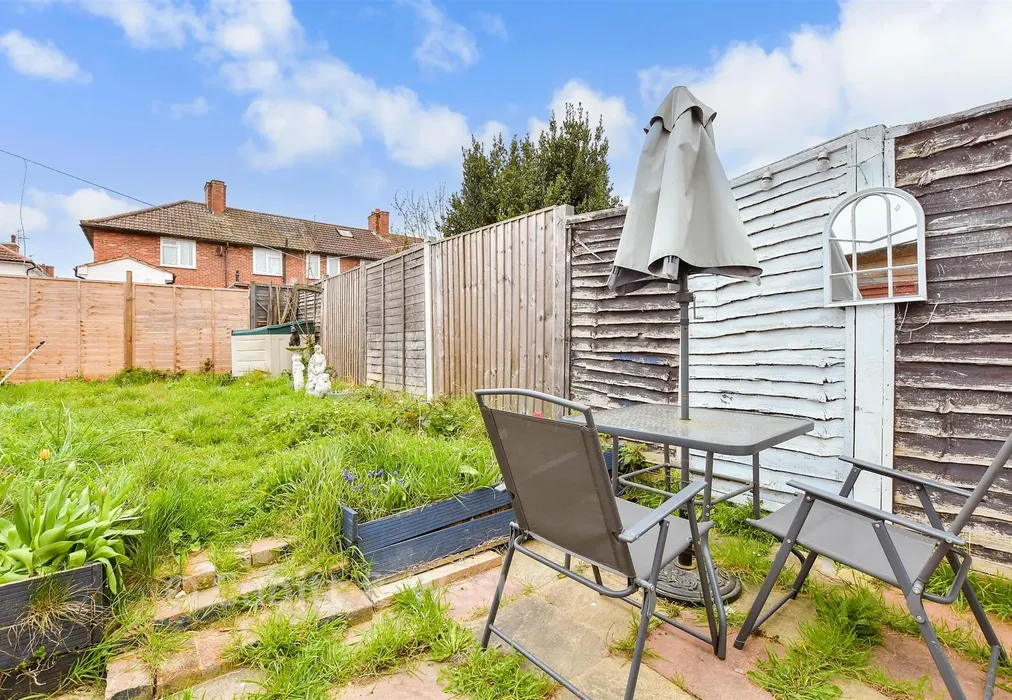 Rear Garden - Shrewsbury Road, Carshalton, Surrey - Wards of Kent