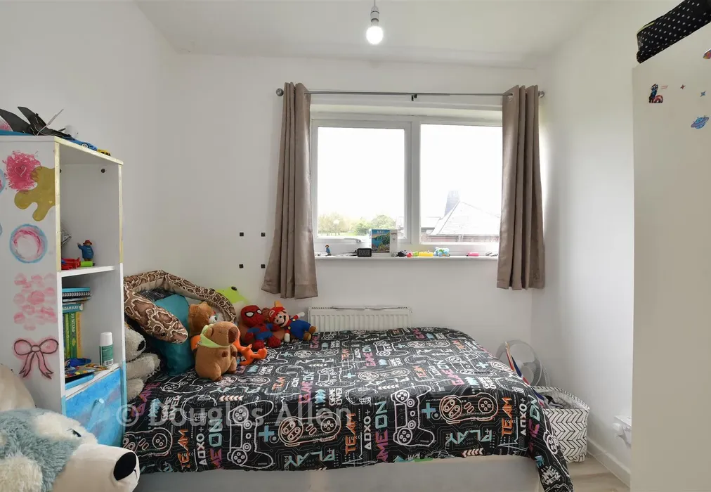Bedroom 3 - Wickhay, Basildon, Essex - Wards of Kent