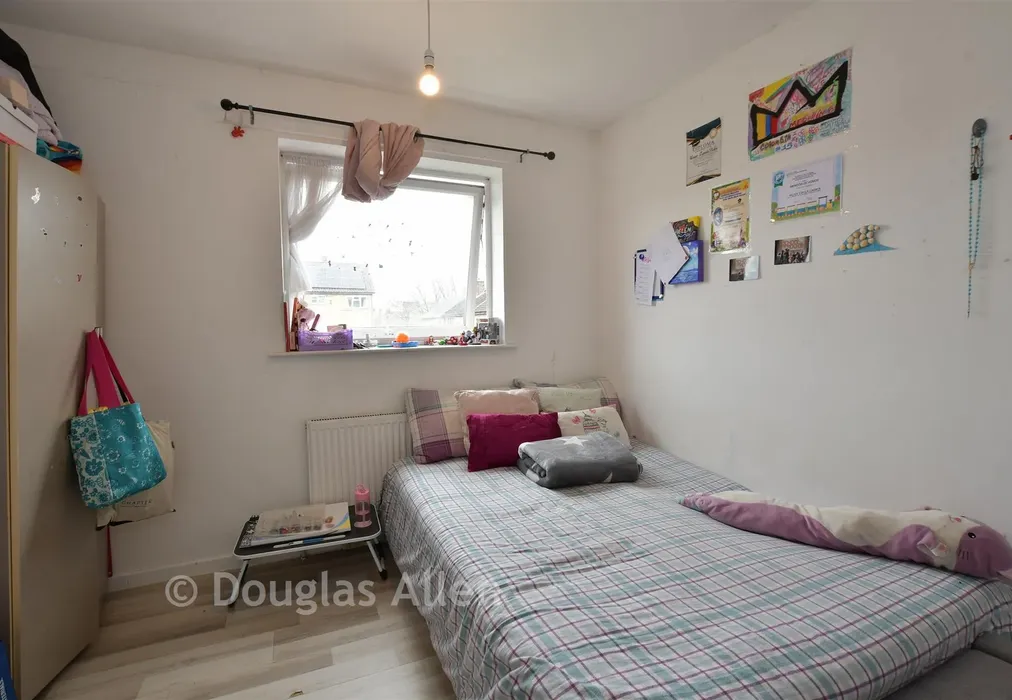 Bedroom 2 - Wickhay, Basildon, Essex - Wards of Kent