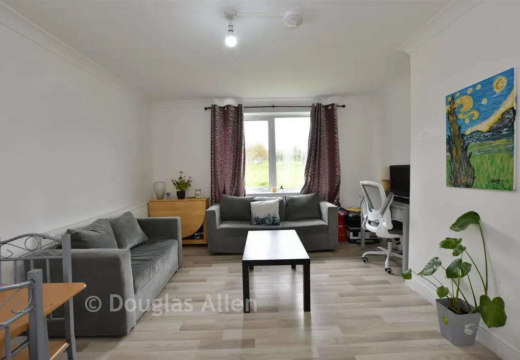 Lounge/Dining Room - Wickhay, Basildon, Essex - Wards of Kent