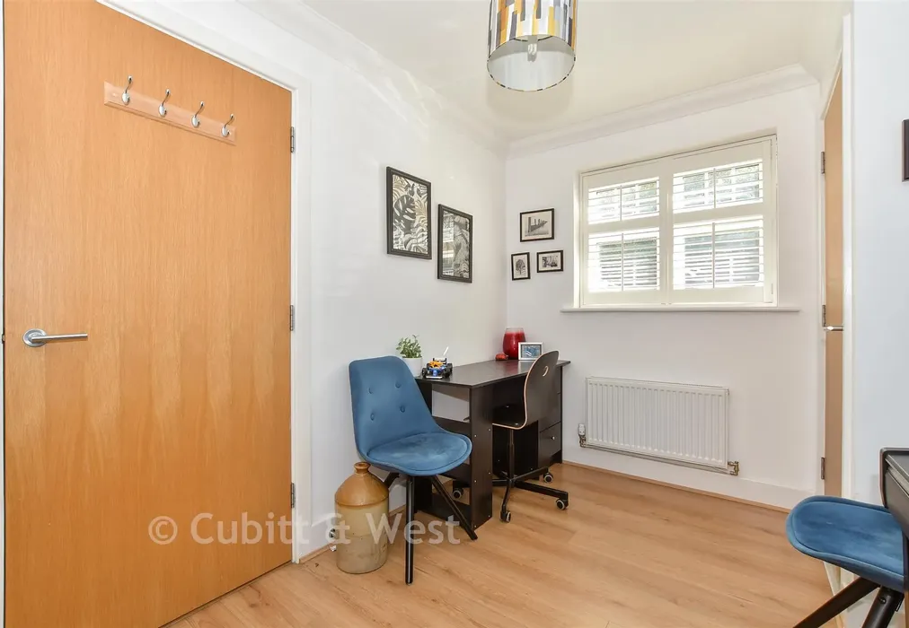 Study - Tupwood Gardens, Caterham, Surrey - Wards of Kent