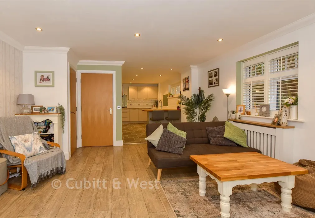 Kitchen/Family Room - Tupwood Gardens, Caterham, Surrey - Wards of Kent
