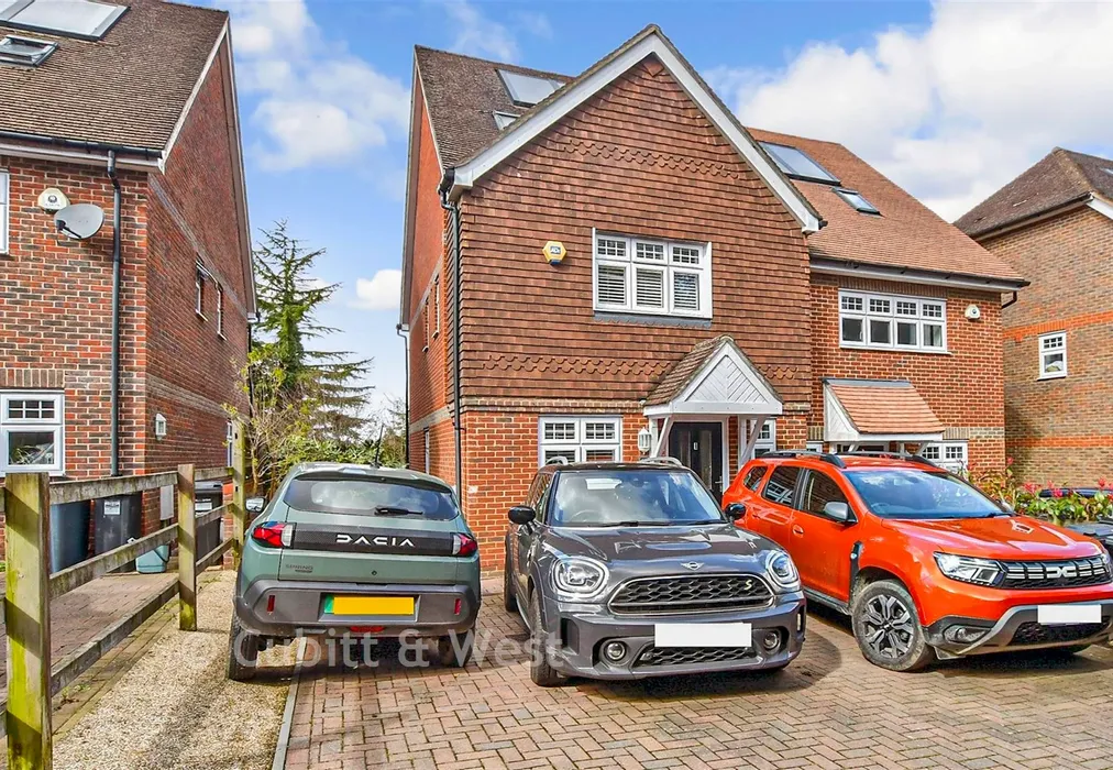 Driveway/Parking - Tupwood Gardens, Caterham, Surrey - Wards of Kent