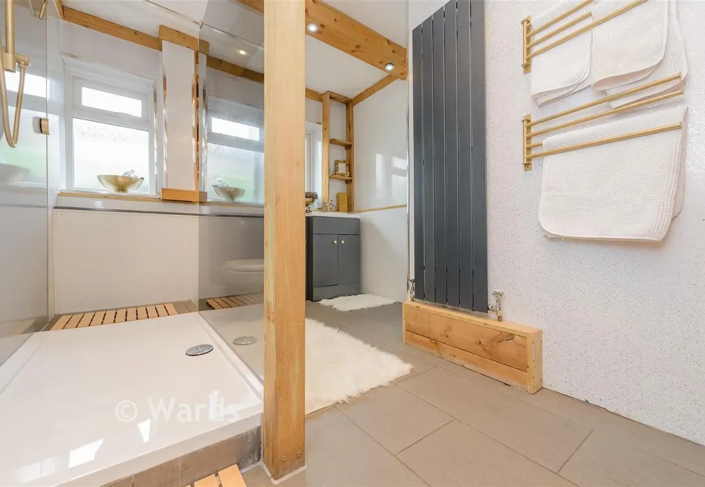 Shower Room - Botsom Lane, West Kingsdown, Sevenoaks, Kent - Wards of Kent