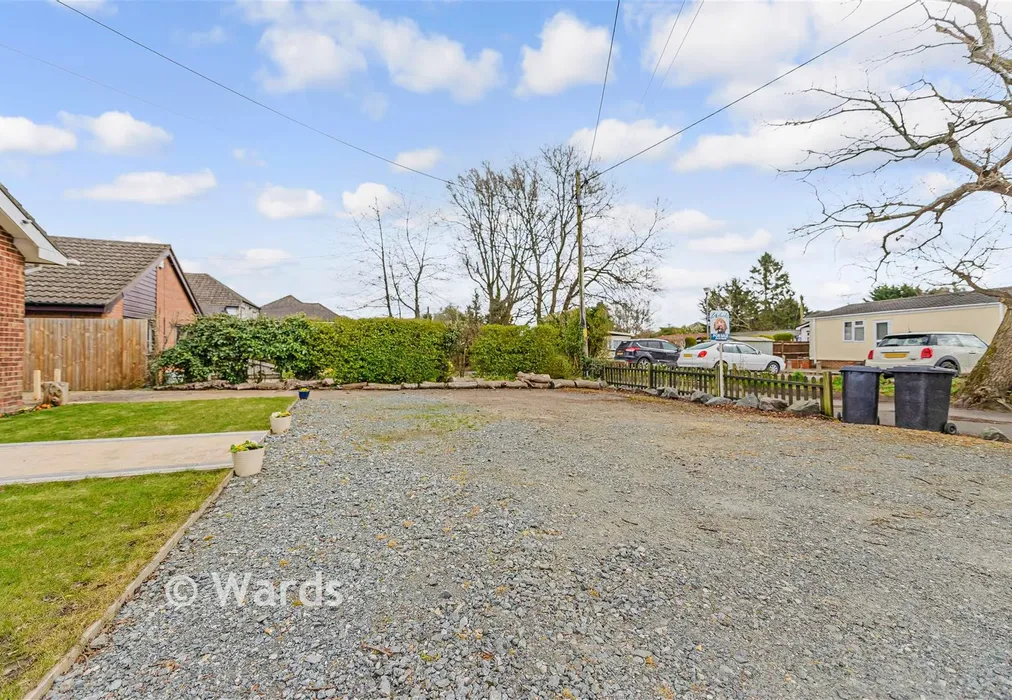 Driveway/Parking - Botsom Lane, West Kingsdown, Sevenoaks, Kent - Wards of Kent