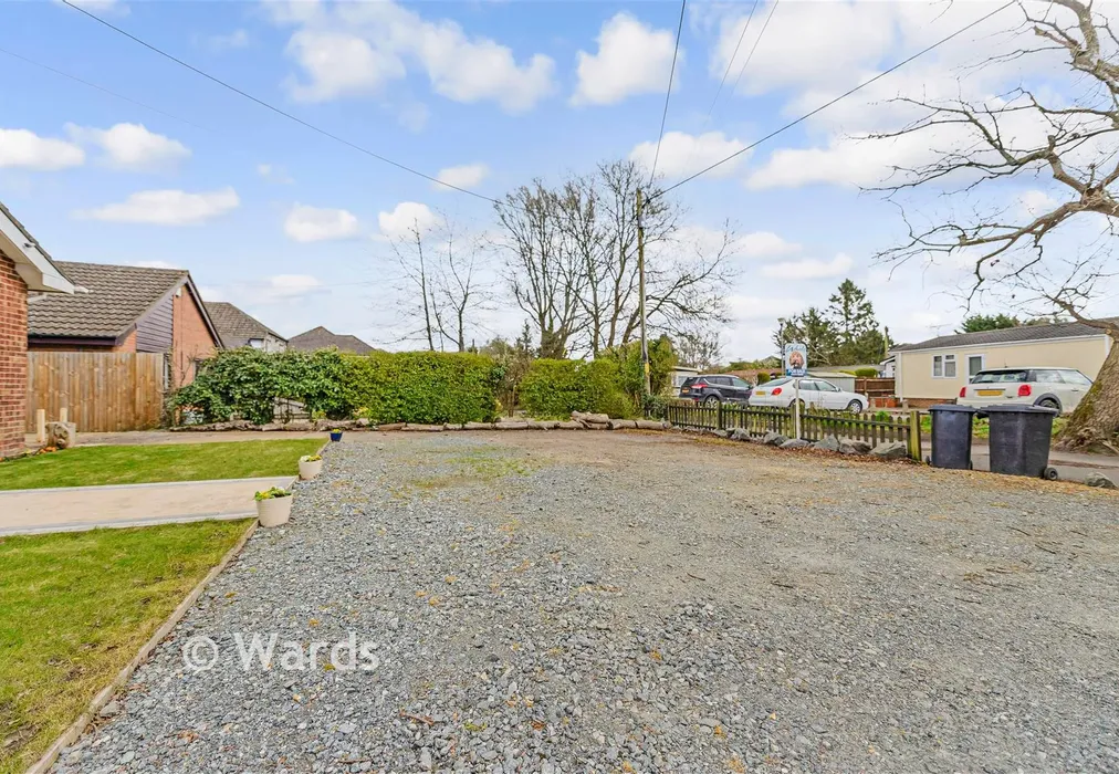 Driveway/Parking - Botsom Lane, West Kingsdown, Sevenoaks, Kent - Wards of Kent