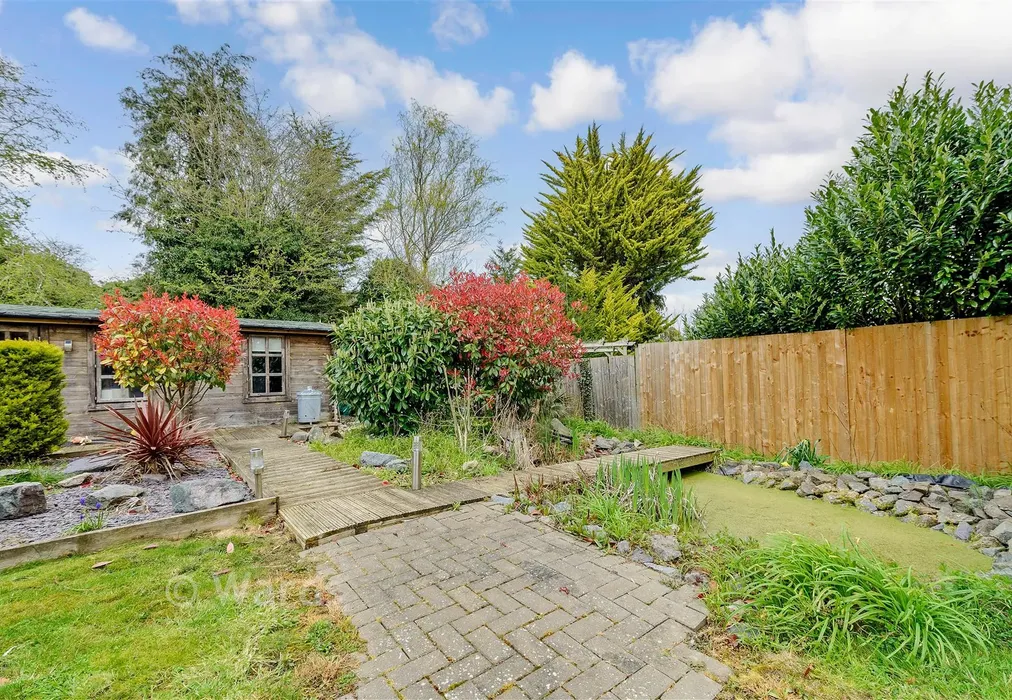 Rear Garden - Botsom Lane, West Kingsdown, Sevenoaks, Kent - Wards of Kent