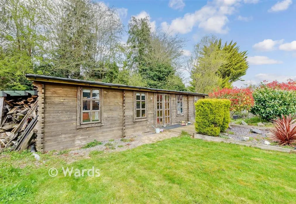 Workshop/Outbuildings - Botsom Lane, West Kingsdown, Sevenoaks, Kent - Wards of Kent