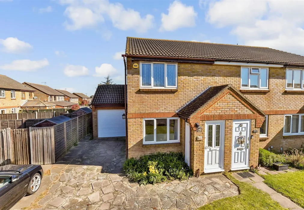 External (Web) - Drakes Close, Upchurch, Sittingbourne, Kent - Wards of Kent
