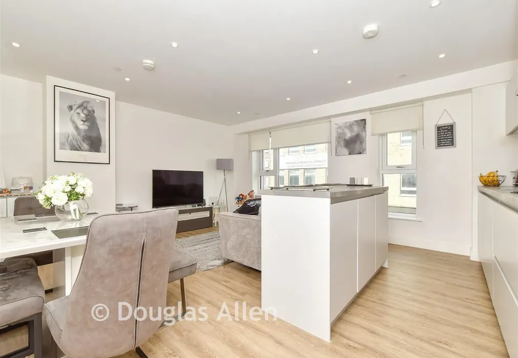 Lounge Edited - Kings Road, Brentwood, Essex - Wards of Kent
