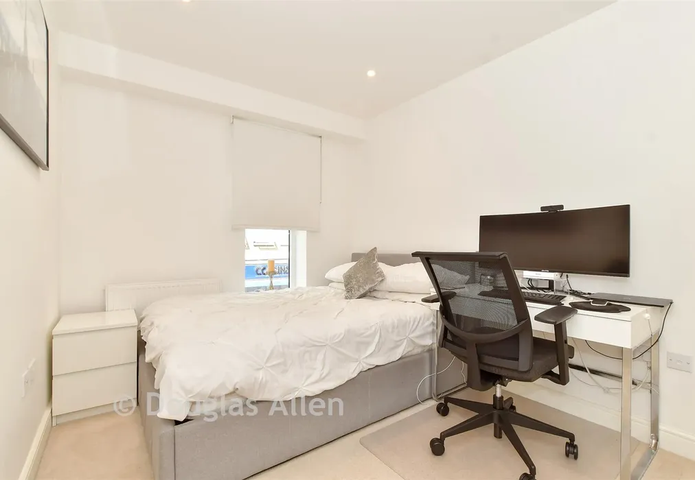 Bedroom 2 - Kings Road, Brentwood, Essex - Wards of Kent
