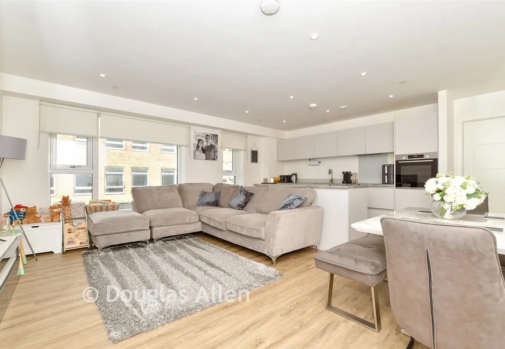 Lounge/Diner/ Kitchen - Kings Road, Brentwood, Essex - Wards of Kent