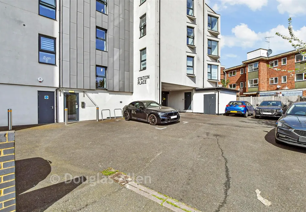 Driveway/Parking - Kings Road, Brentwood, Essex - Wards of Kent