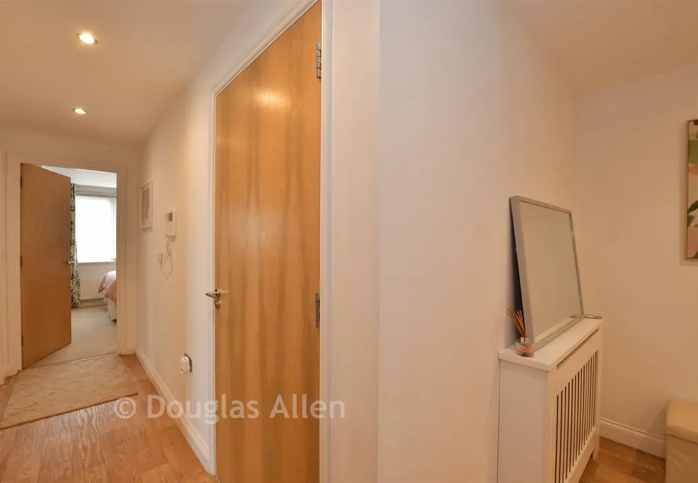 Hallway - Herschell Court, Basildon, Essex - Wards of Kent