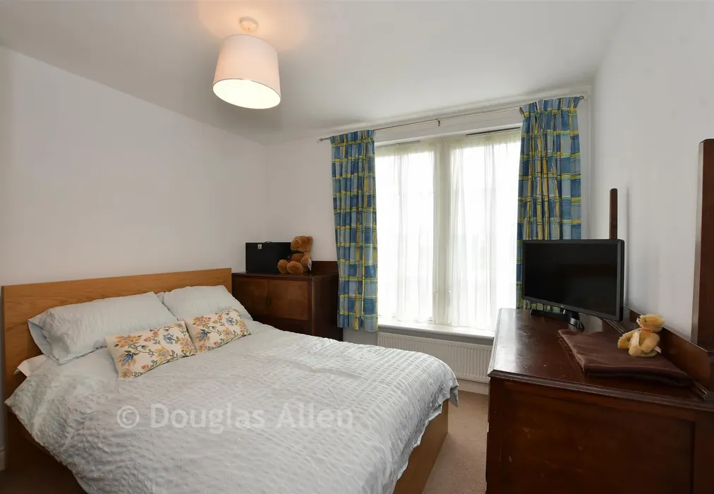 Bedroom 2 - Herschell Court, Basildon, Essex - Wards of Kent