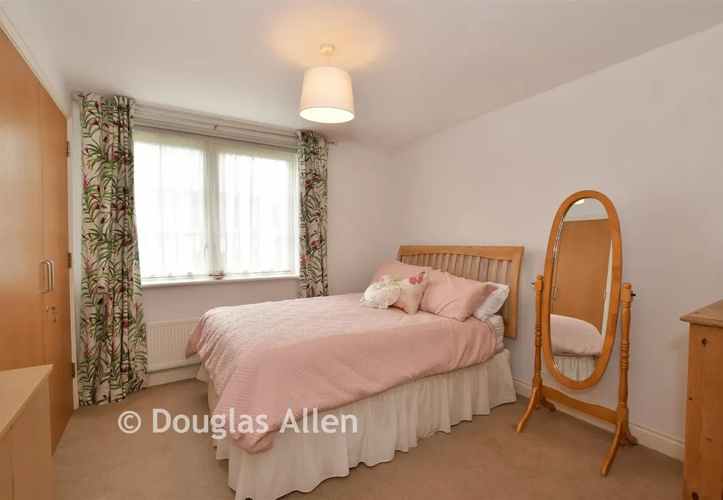 Bedroom 1 - Herschell Court, Basildon, Essex - Wards of Kent