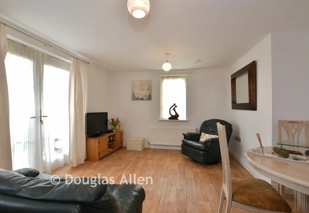 Lounge/Kitchen /Dining Room - Herschell Court, Basildon, Essex - Wards of Kent