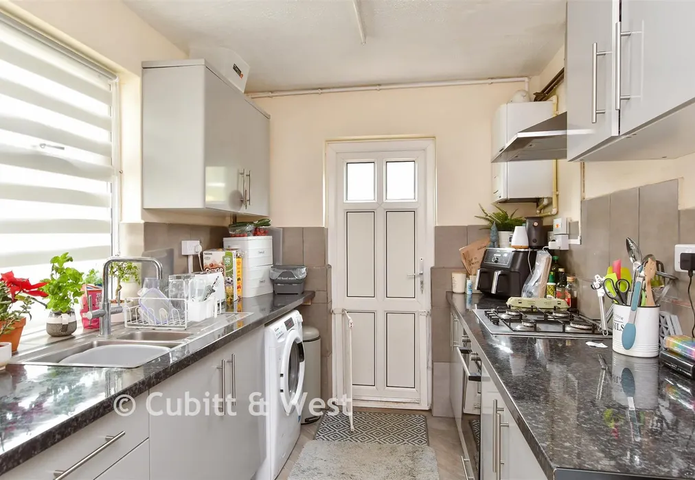Kitchen - Wilmington Way, Brighton, East Sussex - Wards of Kent
